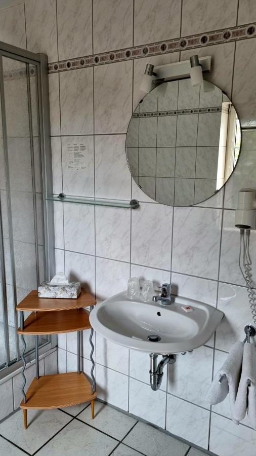 Hotel Gasthof Weisser Loewe 부르그탄 외부 사진
