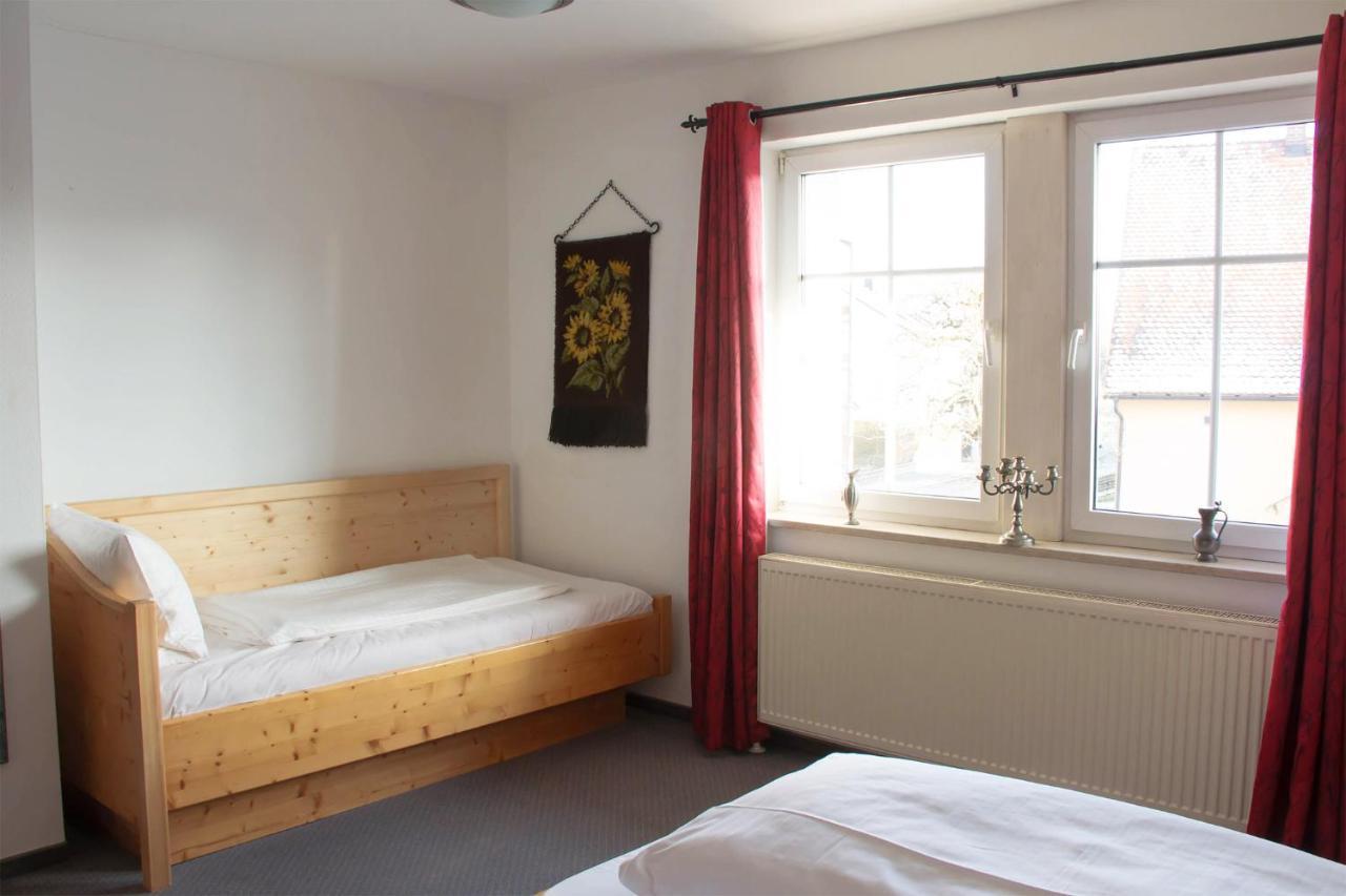 Hotel Gasthof Weisser Loewe 부르그탄 외부 사진